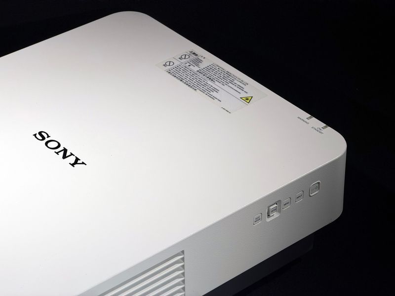Проектор Sony VPL-FHZ55 (VPL-FHZ55/W) &mdash; б/в 10481 година напрацювання VPL-FHZ55/W фото