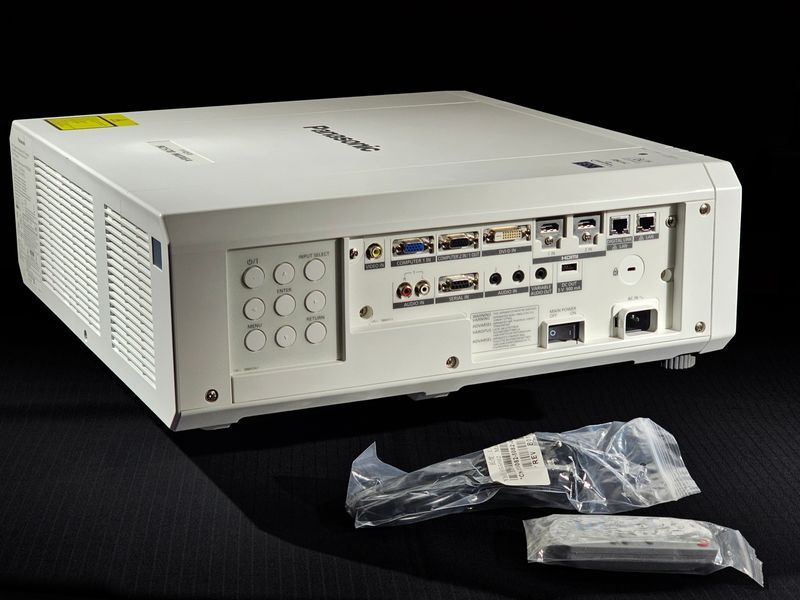 Проєктор Panasonic PT-RZ570 White (Б/В) 2674 годин напрацювання PT-RZ570 фото
