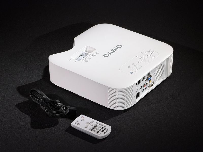 Proiector Casio XJ-F100W &mdash; folosit, 6647 h de funcționare XJ-F100W foto