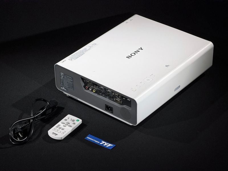 Proiector Sony VPL-CH370 &mdash; folosit, 390 h de funcționare VPLCH370 foto